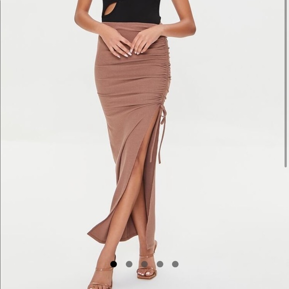 Ruched leg-slit maxi skirt - Picture 1 of 5